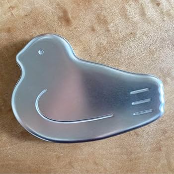 【もなか】豊島屋 125周年記念 鳩サブレー 鳩缶 ゴールド シルバー Amazon.co.jp: 豊島屋 鳩サブレ 125周年 限定缶ケース 金2個 銀2